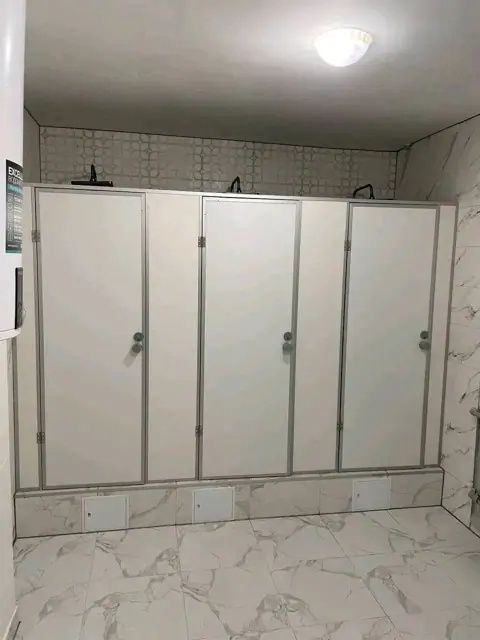 Душові, санвузли й плоский дах
